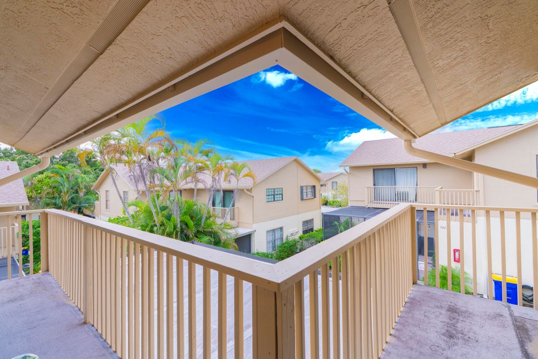 Activo con contrato: $215,000 (2 camas, 2 baños, 1384 Pies cuadrados)