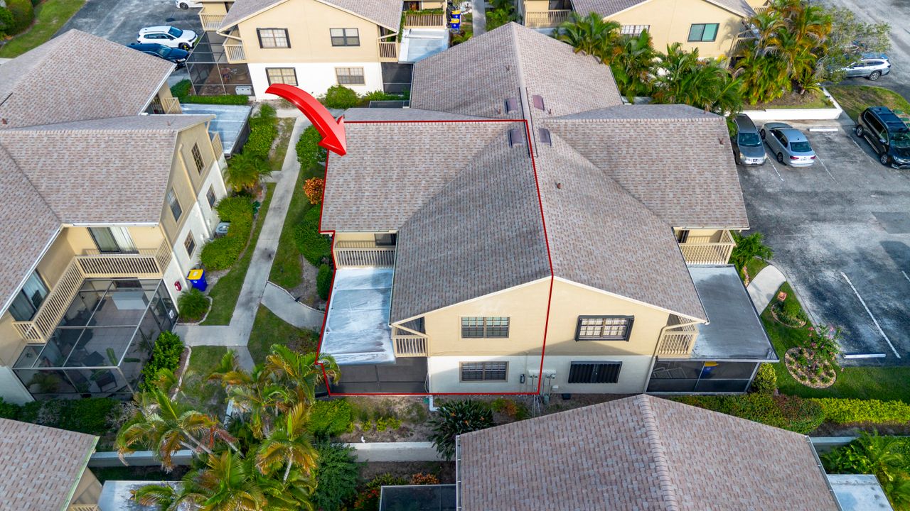 Activo con contrato: $215,000 (2 camas, 2 baños, 1384 Pies cuadrados)