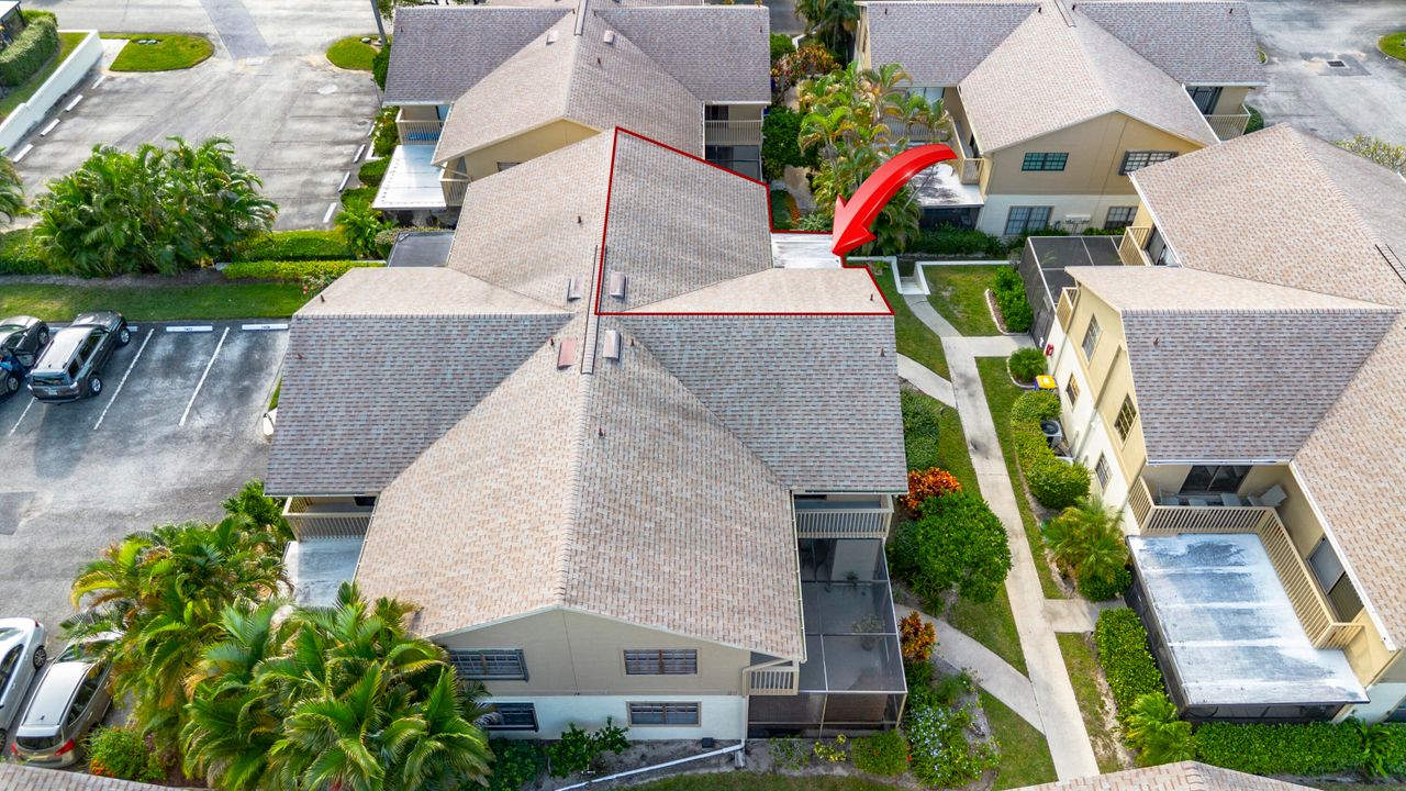 Activo con contrato: $215,000 (2 camas, 2 baños, 1384 Pies cuadrados)