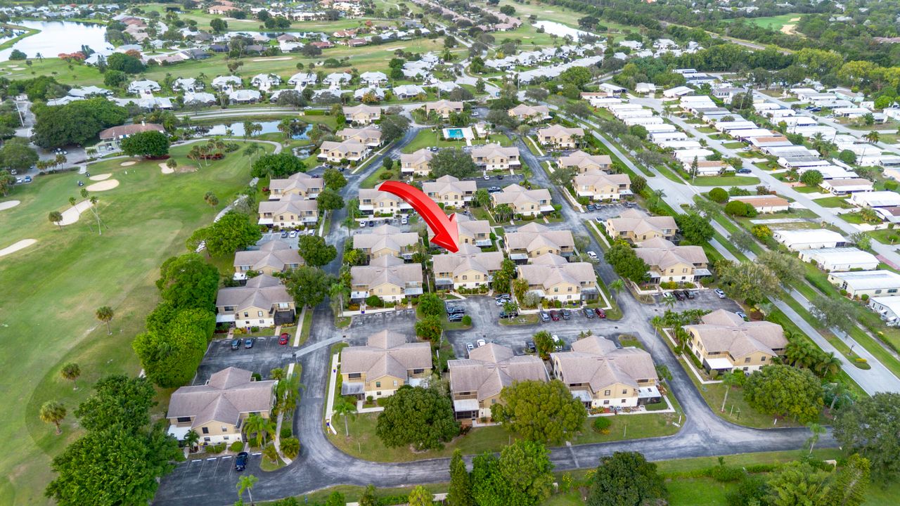 Activo con contrato: $215,000 (2 camas, 2 baños, 1384 Pies cuadrados)