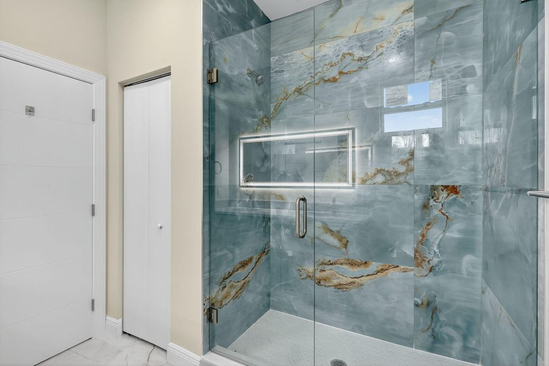 For Sale: $295,000 (3 beds, 2 baths, 1470 Square Feet)