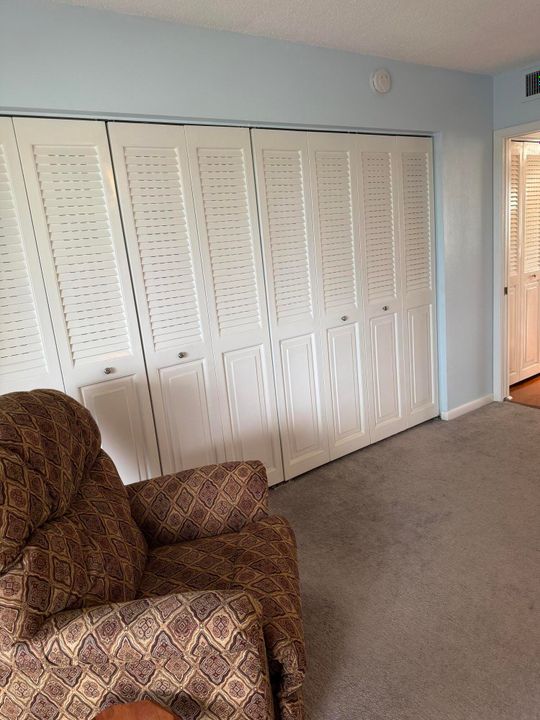 For Rent: $1,400 (1 beds, 1 baths, 738 Square Feet)