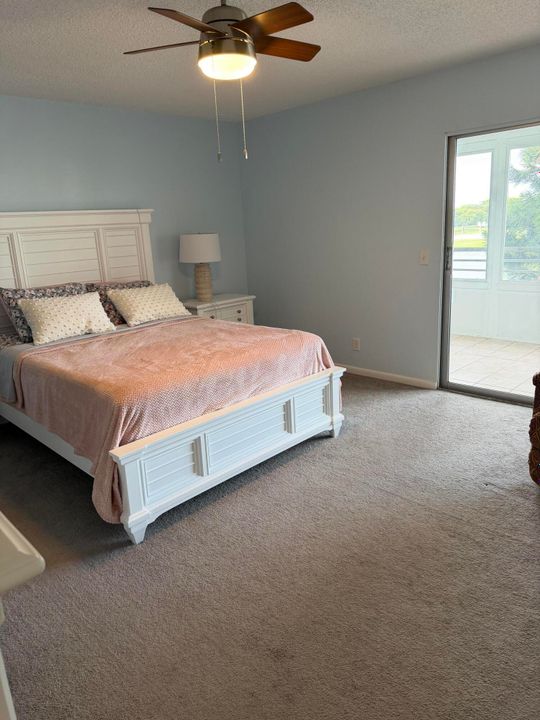 For Rent: $1,400 (1 beds, 1 baths, 738 Square Feet)