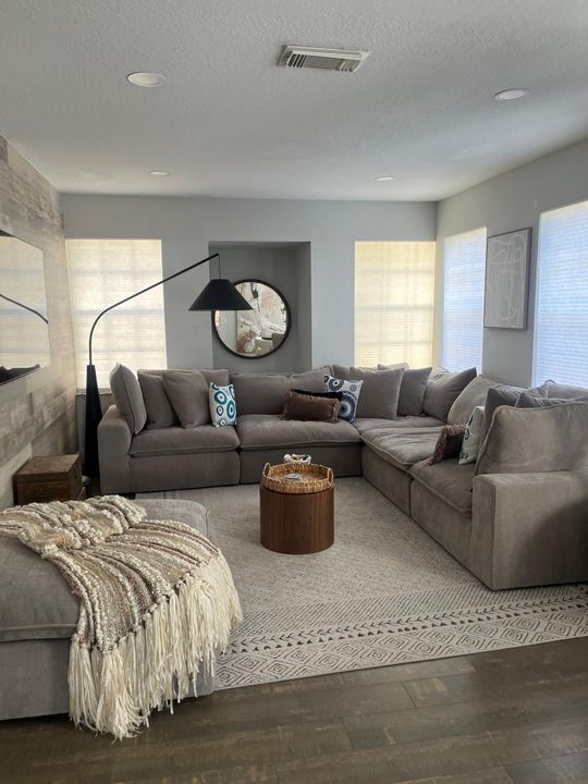 出租: $5,000 (3 贝兹, 2 浴室, 1536 平方英尺)