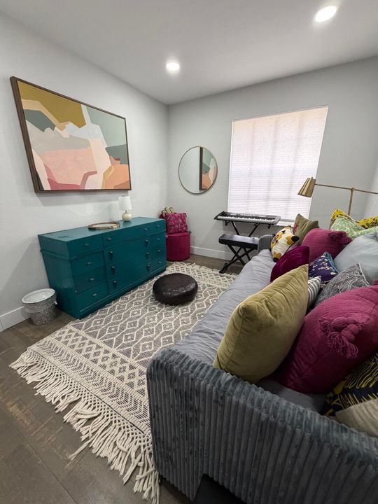 出租: $5,000 (3 贝兹, 2 浴室, 1536 平方英尺)