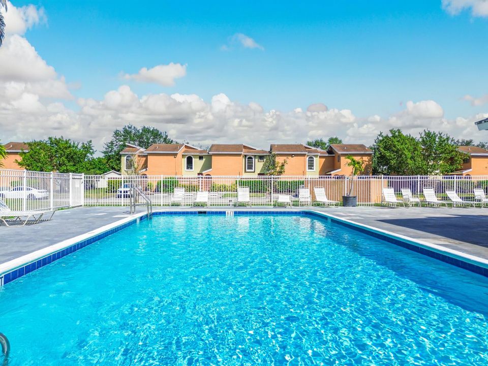 For Sale: $337,500 (3 beds, 2 baths, 1604 Square Feet)