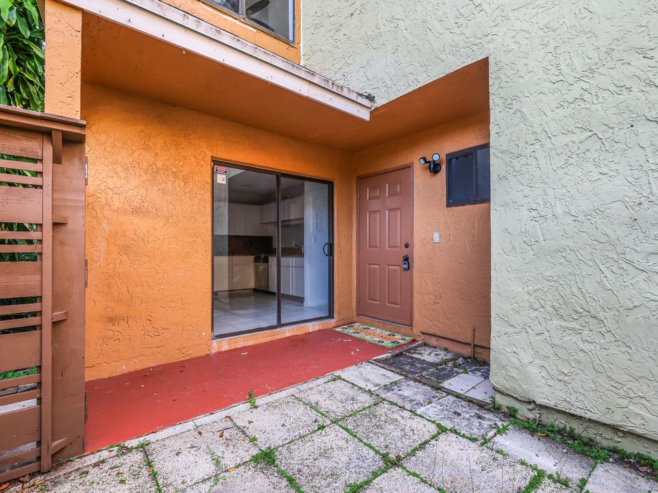 For Sale: $337,500 (3 beds, 2 baths, 1604 Square Feet)