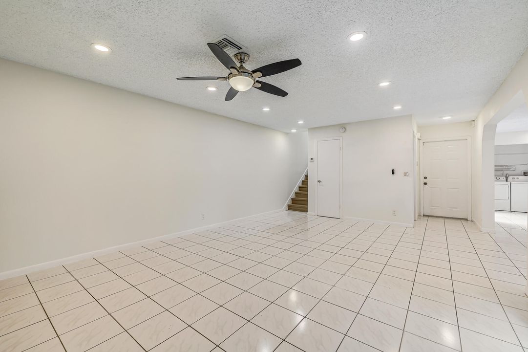 For Sale: $337,500 (3 beds, 2 baths, 1604 Square Feet)