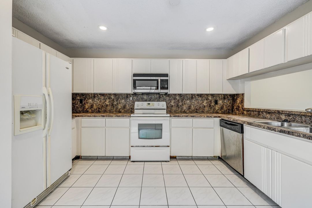 For Sale: $337,500 (3 beds, 2 baths, 1604 Square Feet)