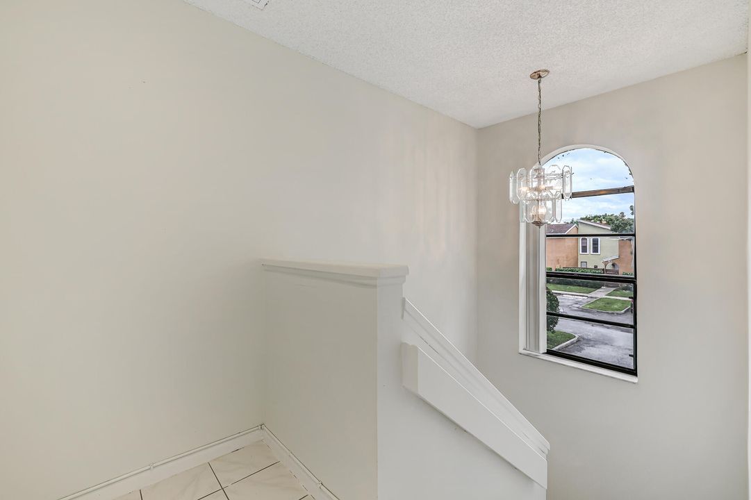 For Sale: $337,500 (3 beds, 2 baths, 1604 Square Feet)