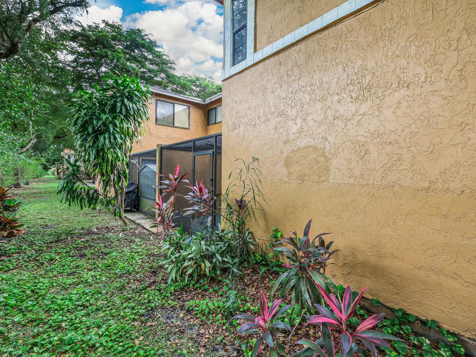 For Sale: $337,500 (3 beds, 2 baths, 1604 Square Feet)