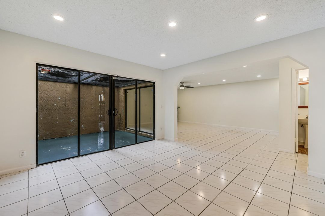 For Sale: $337,500 (3 beds, 2 baths, 1604 Square Feet)