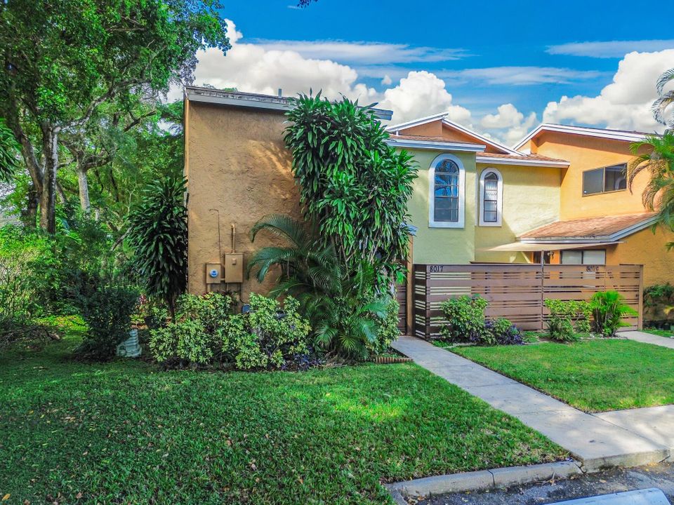 For Sale: $337,500 (3 beds, 2 baths, 1604 Square Feet)