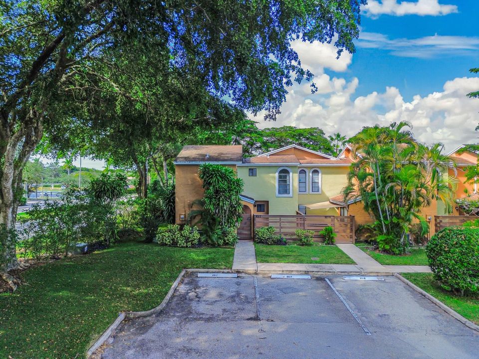 For Sale: $337,500 (3 beds, 2 baths, 1604 Square Feet)