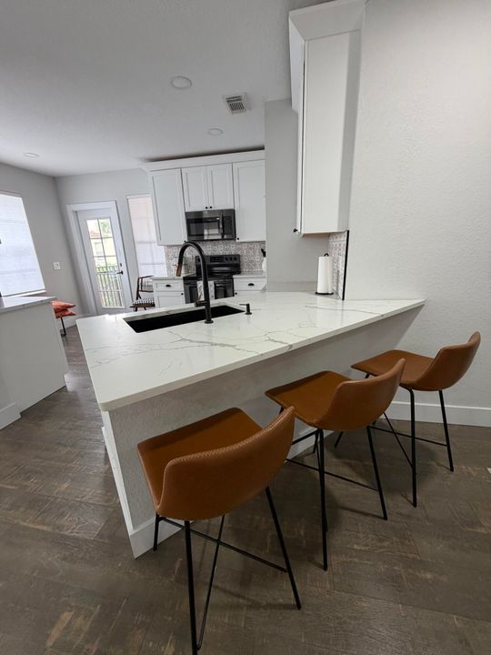 出租: $5,000 (3 贝兹, 2 浴室, 1536 平方英尺)