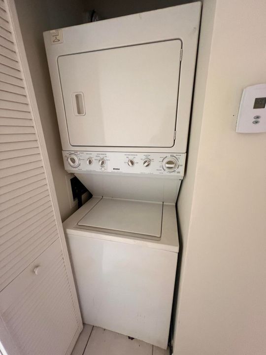 待售: $189,000 (2 贝兹, 2 浴室, 1104 平方英尺)