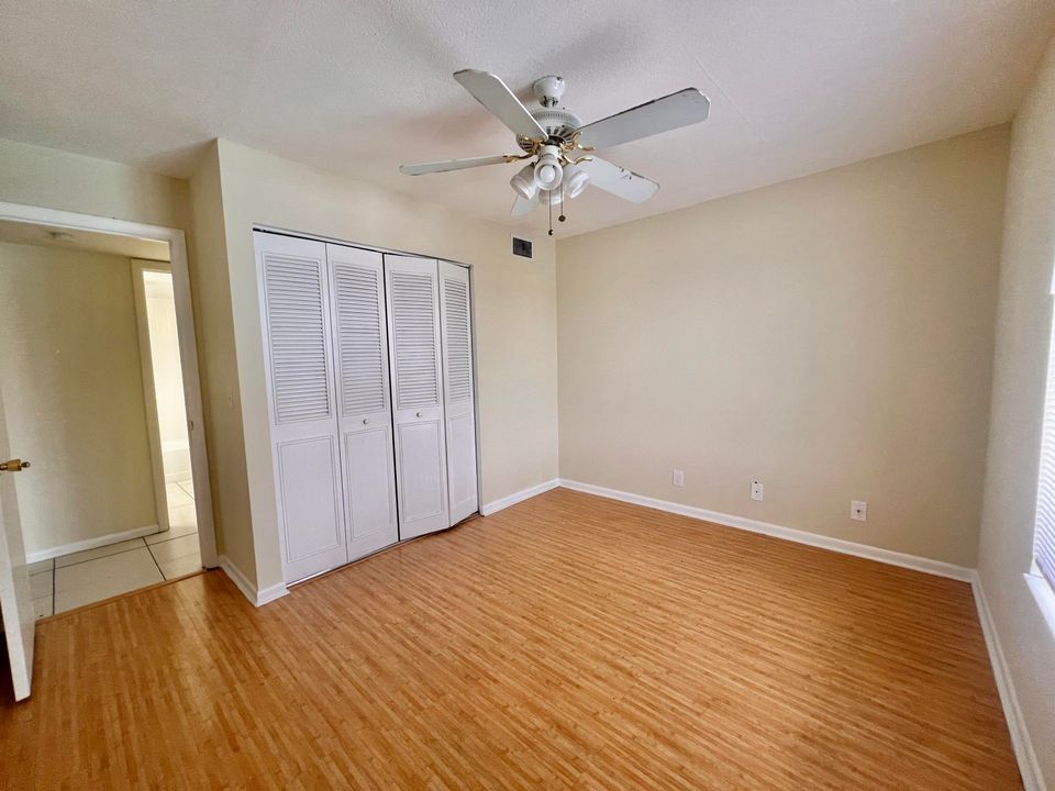 待售: $189,000 (2 贝兹, 2 浴室, 1104 平方英尺)