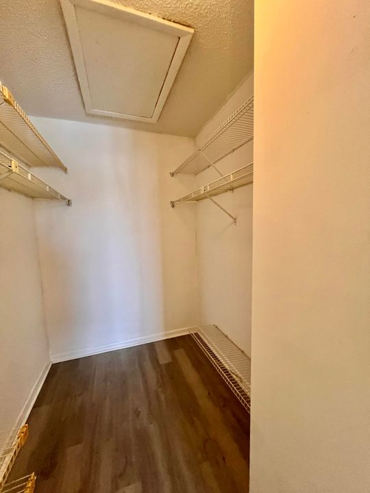 待售: $189,000 (2 贝兹, 2 浴室, 1104 平方英尺)