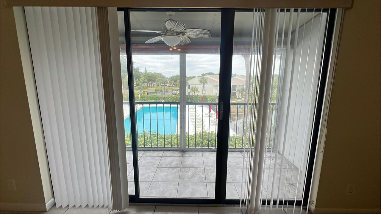 待售: $189,000 (2 贝兹, 2 浴室, 1104 平方英尺)