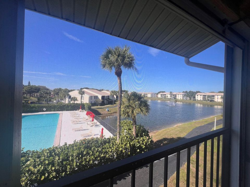 待售: $189,000 (2 贝兹, 2 浴室, 1104 平方英尺)