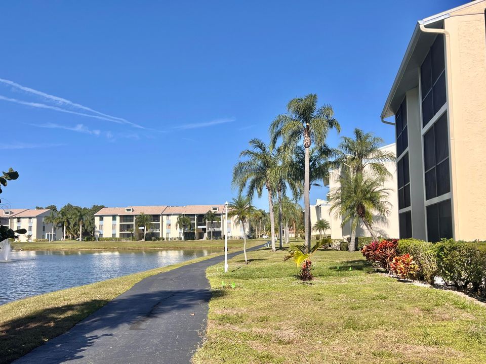 待售: $189,000 (2 贝兹, 2 浴室, 1104 平方英尺)