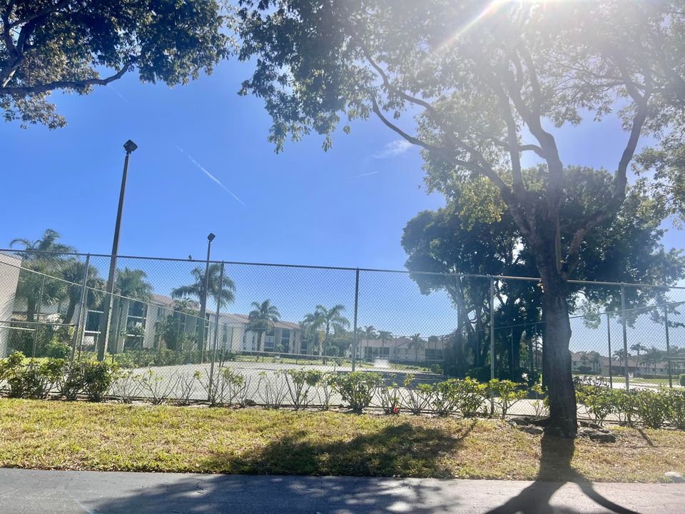 待售: $189,000 (2 贝兹, 2 浴室, 1104 平方英尺)