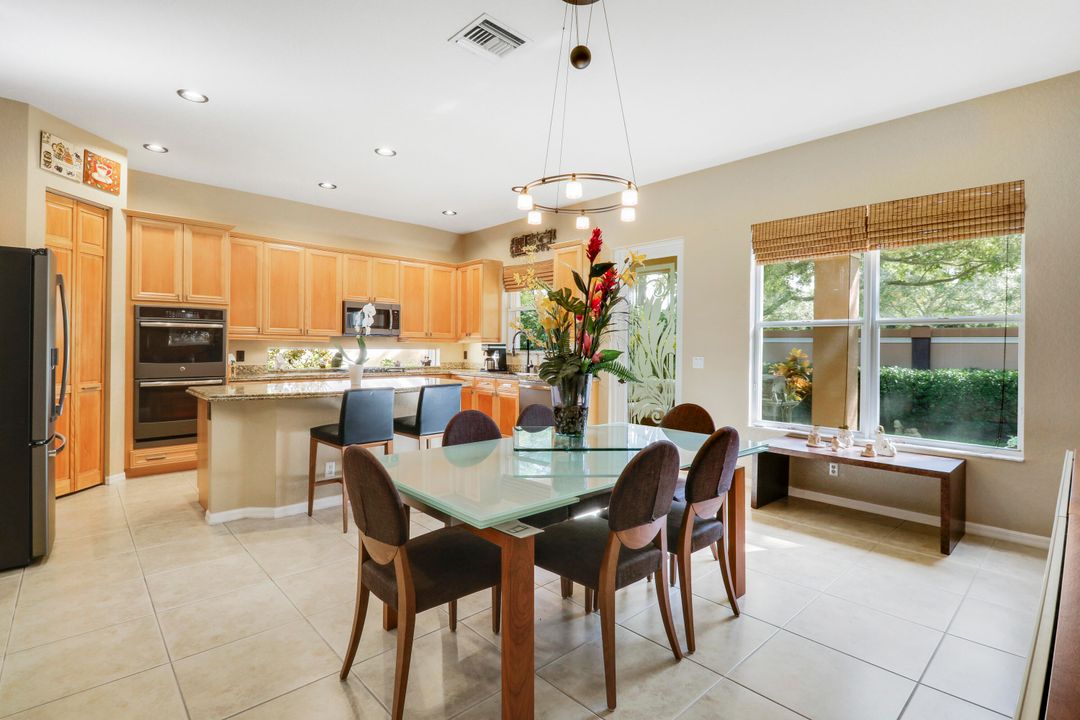 En Venta: $1,200,000 (4 camas, 2 baños, 2440 Pies cuadrados)