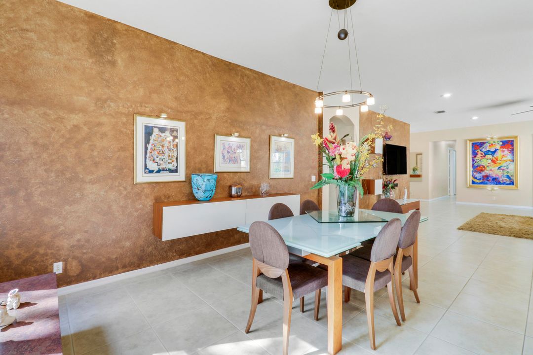 En Venta: $1,200,000 (4 camas, 2 baños, 2440 Pies cuadrados)