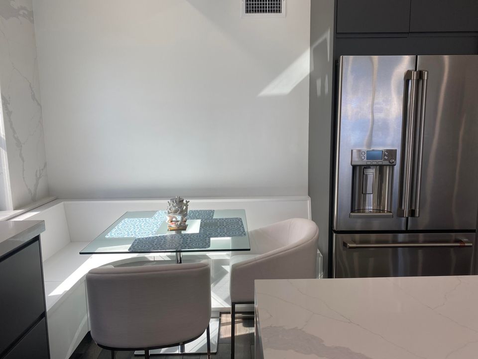 For Rent: $10,000 (3 beds, 2 baths, 1556 Square Feet)