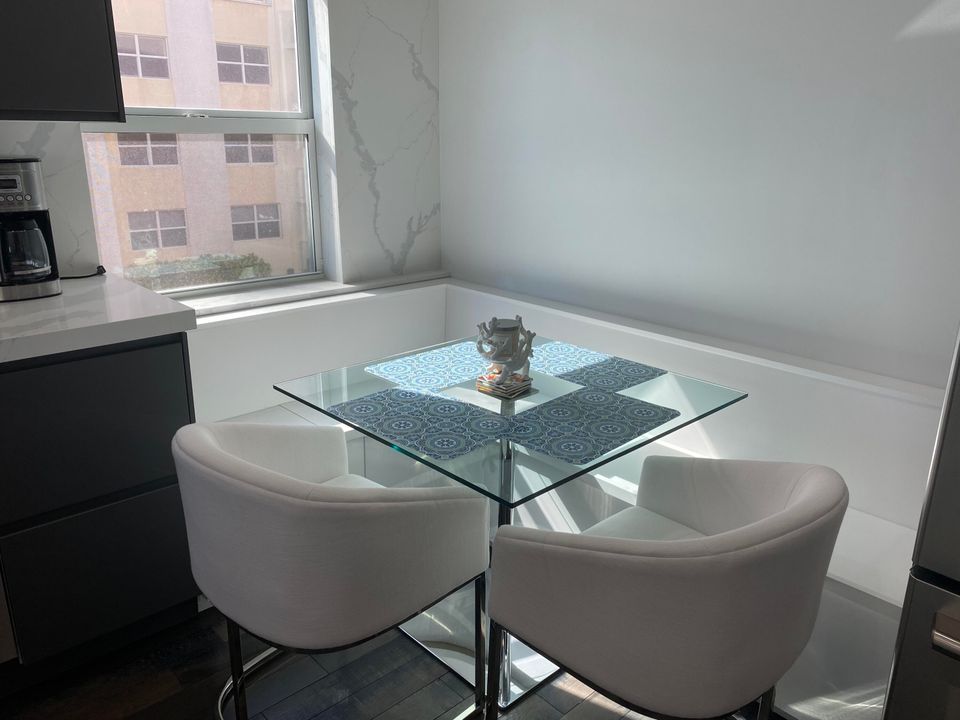 For Rent: $10,000 (3 beds, 2 baths, 1556 Square Feet)