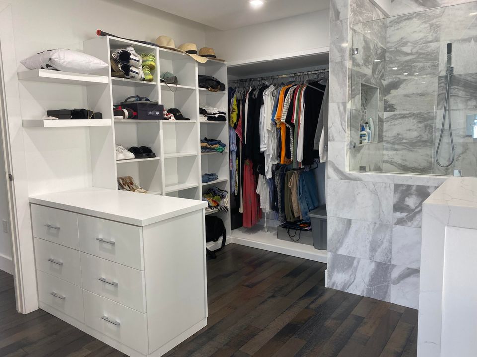 For Rent: $10,000 (3 beds, 2 baths, 1556 Square Feet)