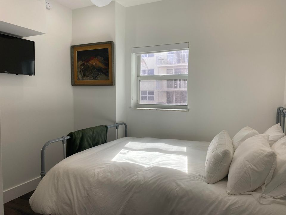 For Rent: $10,000 (3 beds, 2 baths, 1556 Square Feet)