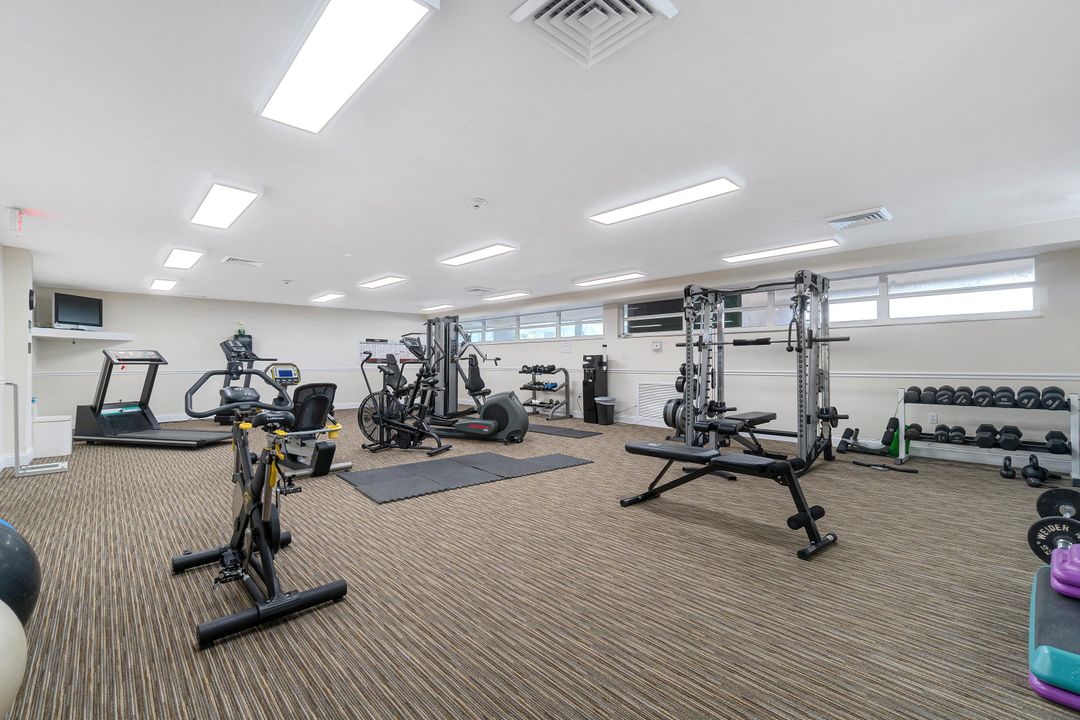 For Rent: $10,000 (3 beds, 2 baths, 1556 Square Feet)