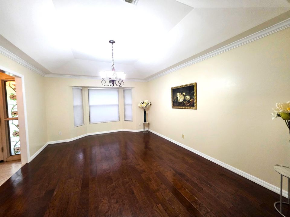 For Rent: $3,500 (3 beds, 2 baths, 2970 Square Feet)