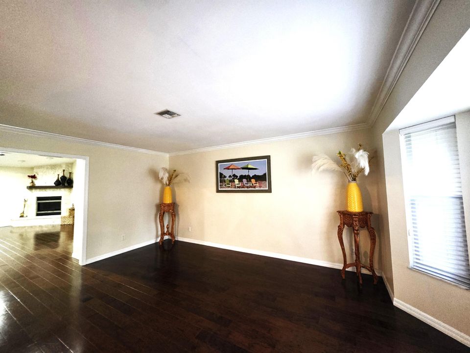 For Rent: $3,500 (3 beds, 2 baths, 2970 Square Feet)