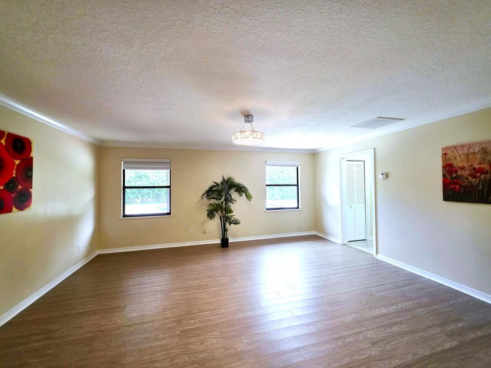 For Rent: $3,500 (3 beds, 2 baths, 2970 Square Feet)