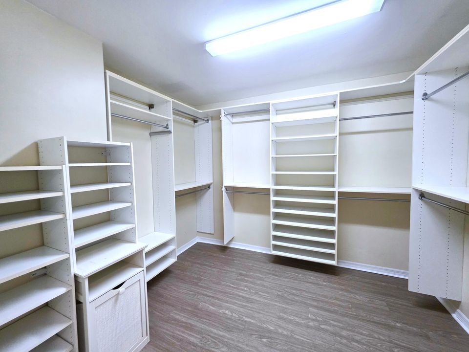 For Rent: $3,500 (3 beds, 2 baths, 2970 Square Feet)