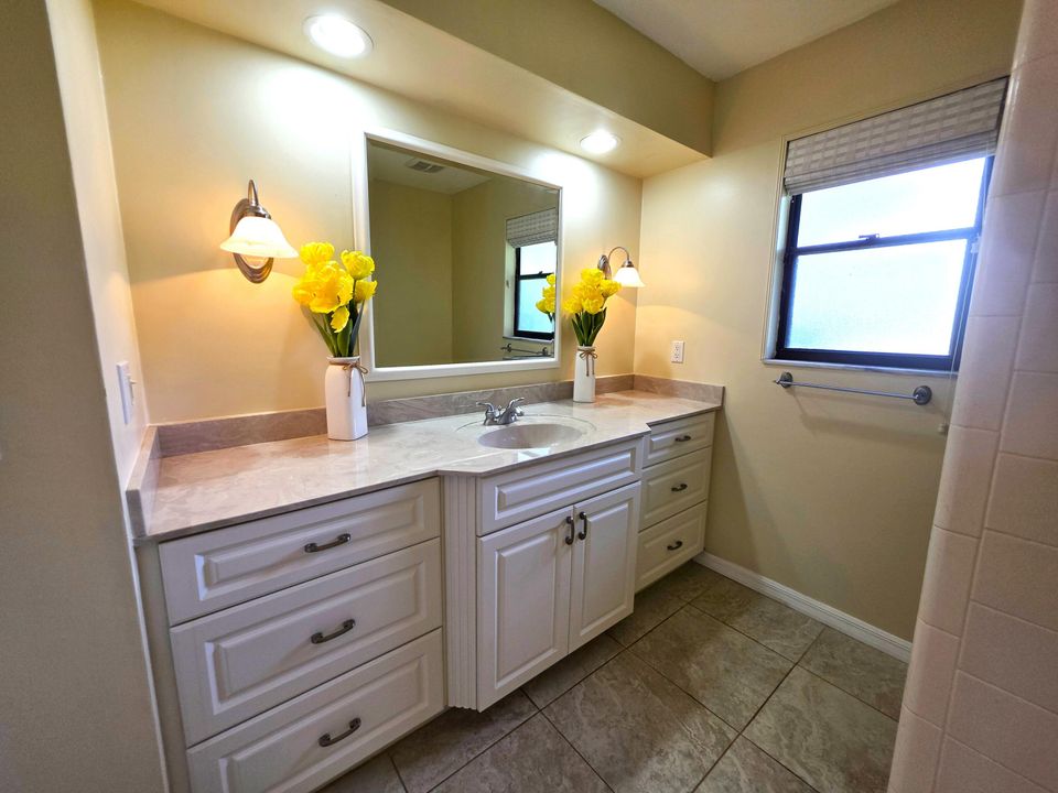 For Rent: $3,500 (3 beds, 2 baths, 2970 Square Feet)