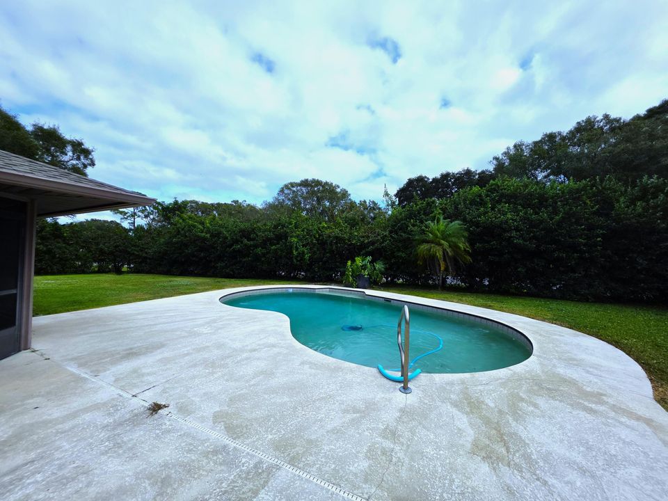 For Rent: $3,500 (3 beds, 2 baths, 2970 Square Feet)