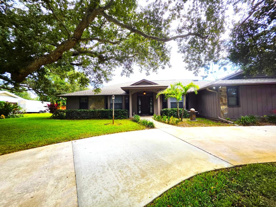 For Rent: $3,500 (3 beds, 2 baths, 2970 Square Feet)