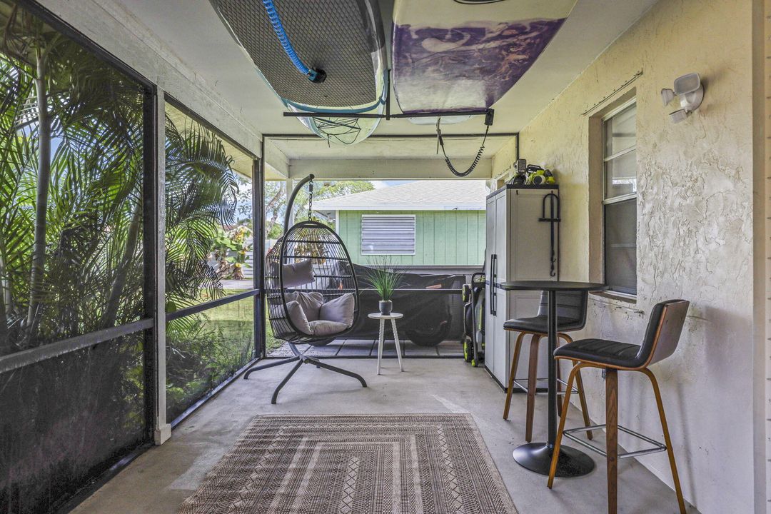 合同活跃: $315,000 (2 贝兹, 2 浴室, 1044 平方英尺)