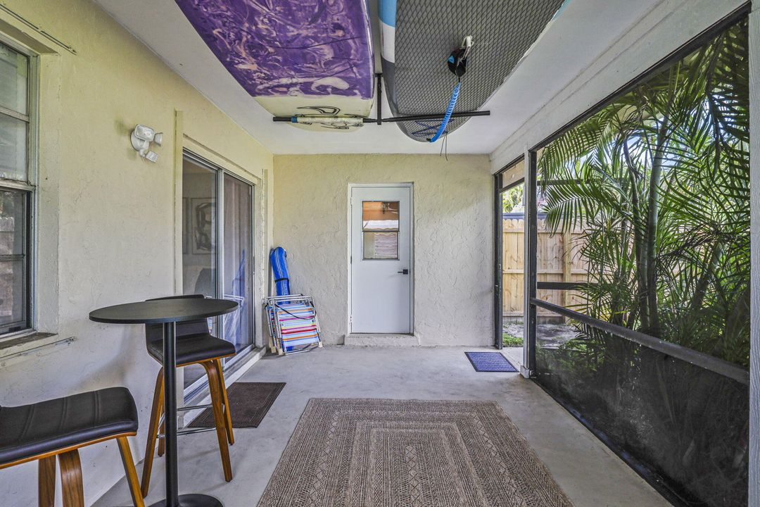 合同活跃: $315,000 (2 贝兹, 2 浴室, 1044 平方英尺)