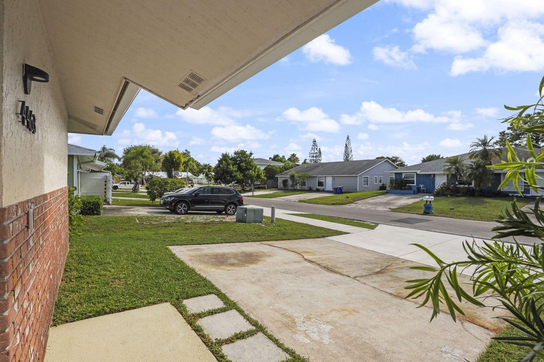 合同活跃: $315,000 (2 贝兹, 2 浴室, 1044 平方英尺)