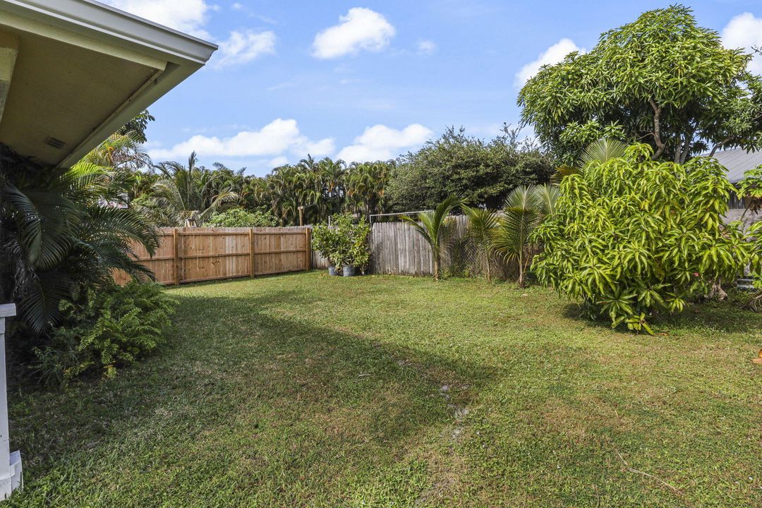 合同活跃: $315,000 (2 贝兹, 2 浴室, 1044 平方英尺)