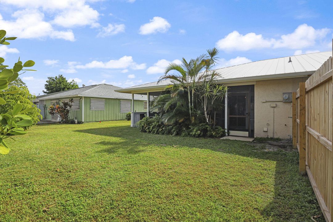 合同活跃: $315,000 (2 贝兹, 2 浴室, 1044 平方英尺)