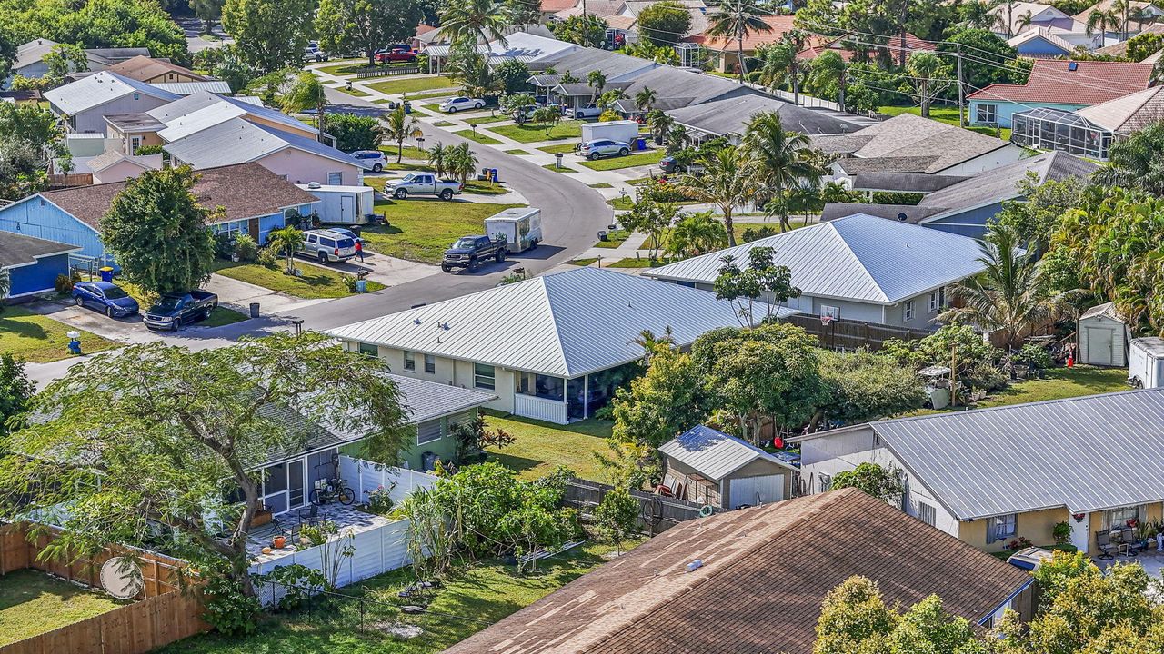 合同活跃: $315,000 (2 贝兹, 2 浴室, 1044 平方英尺)