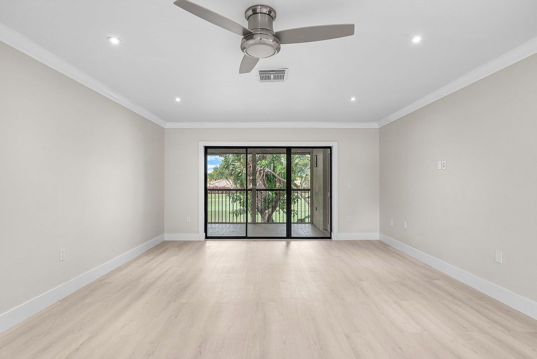 For Sale: $199,900 (2 beds, 2 baths, 1388 Square Feet)