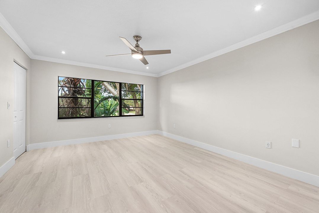 For Sale: $199,900 (2 beds, 2 baths, 1388 Square Feet)