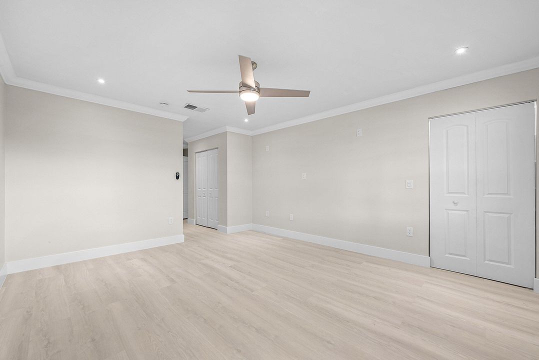 For Sale: $199,900 (2 beds, 2 baths, 1388 Square Feet)