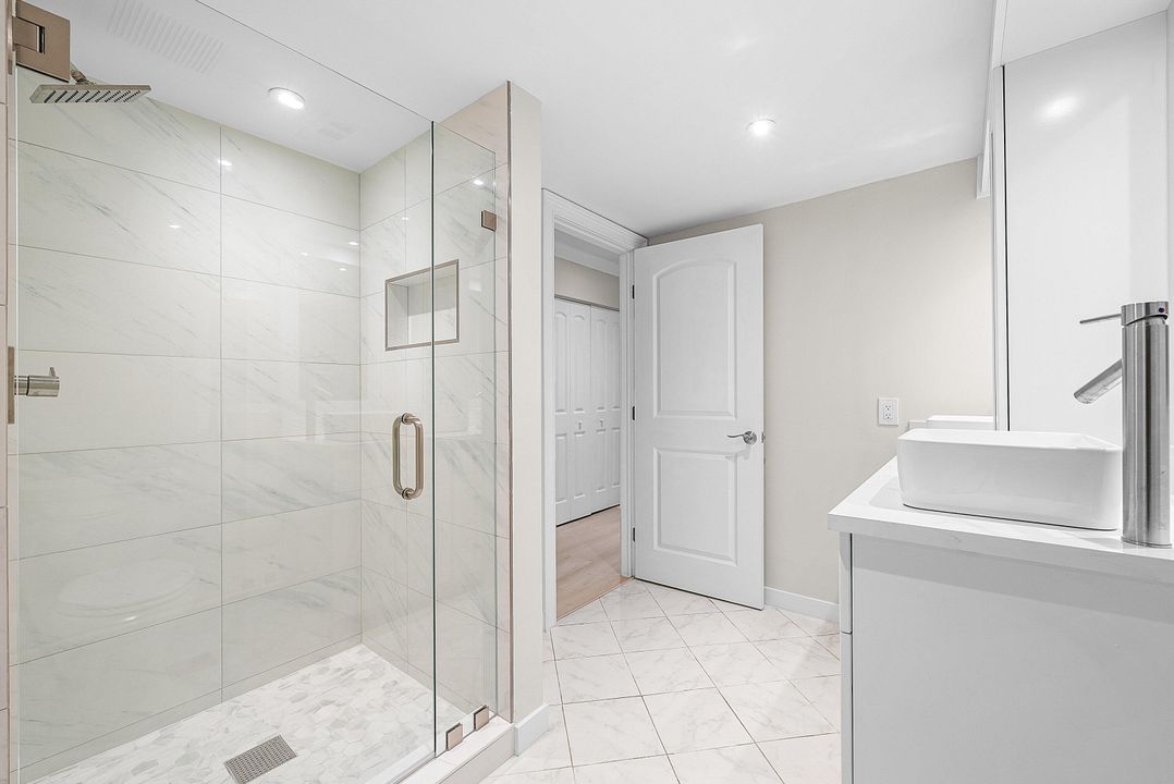 For Sale: $199,900 (2 beds, 2 baths, 1388 Square Feet)